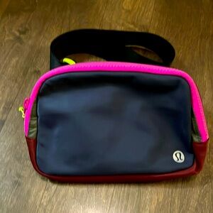 Rare - Lululemon Beltbag